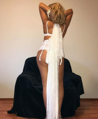 🌟 У меня ты найдешь все, что искал. 💋 Я предоставлю тебе незабываемые эмоции и мечты, которые ты можешь осуществить со мной. 💫 Моя красота и умение подарить удовольствие оставят в твоей памяти яркий след. 😘 Встречусь с щедрым джентльменом, который хочет насладиться моими нежными ласками. 💯 Фото и отзывы есть, убедись сам! 😉 Я живу в Москве и готова встретиться с тобой прямо сейчас. 🌇 Не упусти возможность прикоснуться к наслаждению! 💫😈 Ира